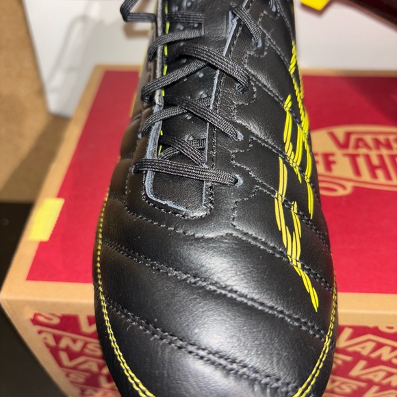 Adidas F-50 Adizero Premium Leather 2010 Remake sz 7.0 Men’s 8.5 Women’s main image 7